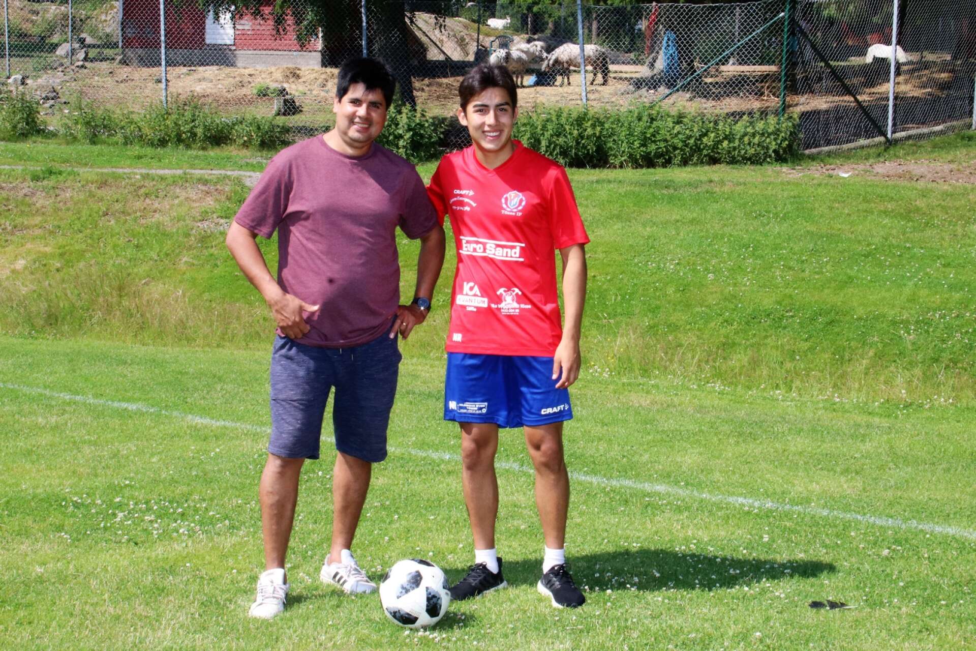 Morbror Sergio Franco har hjälpt Nahuel Jeremias Romero att komma igång med fotbollen i Tösse IF.