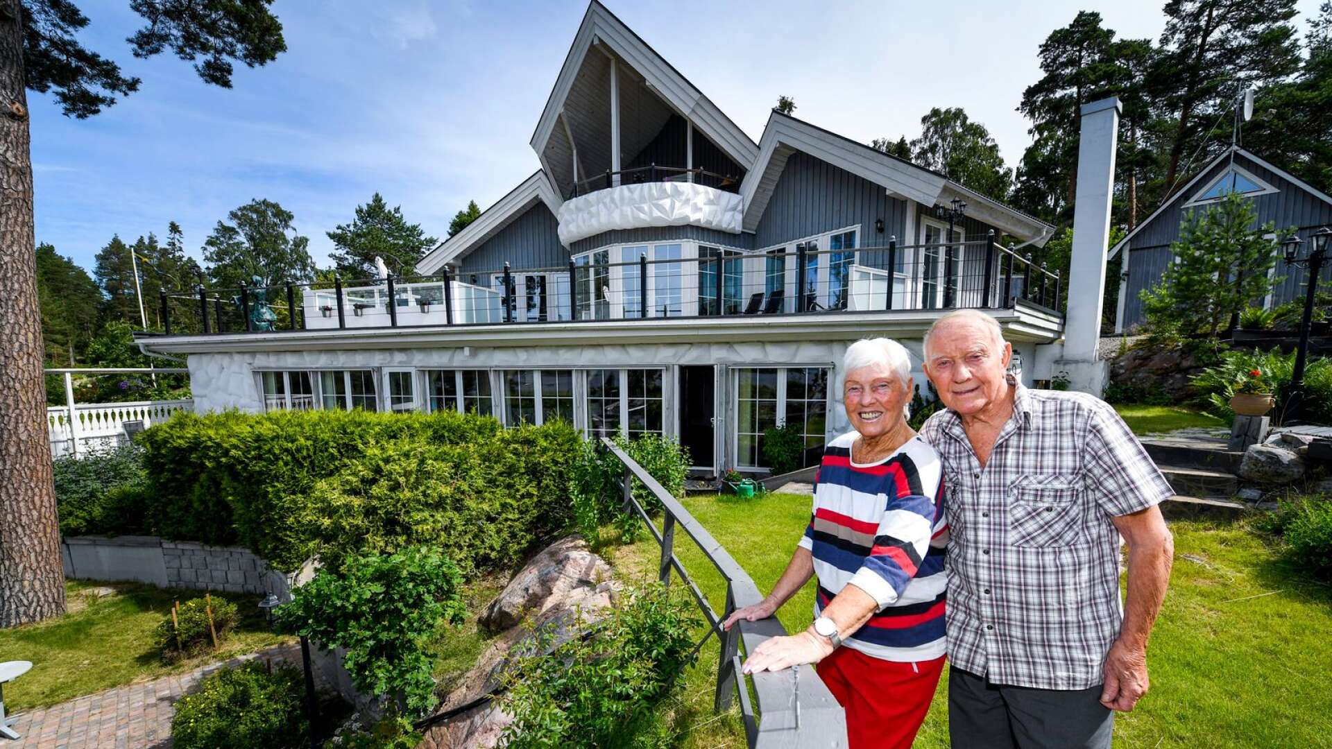 Gunnar och Ann-Marie Lundkvists hus i Dingelsundet är fortfarande till salu, men nu väntar en större visning. 