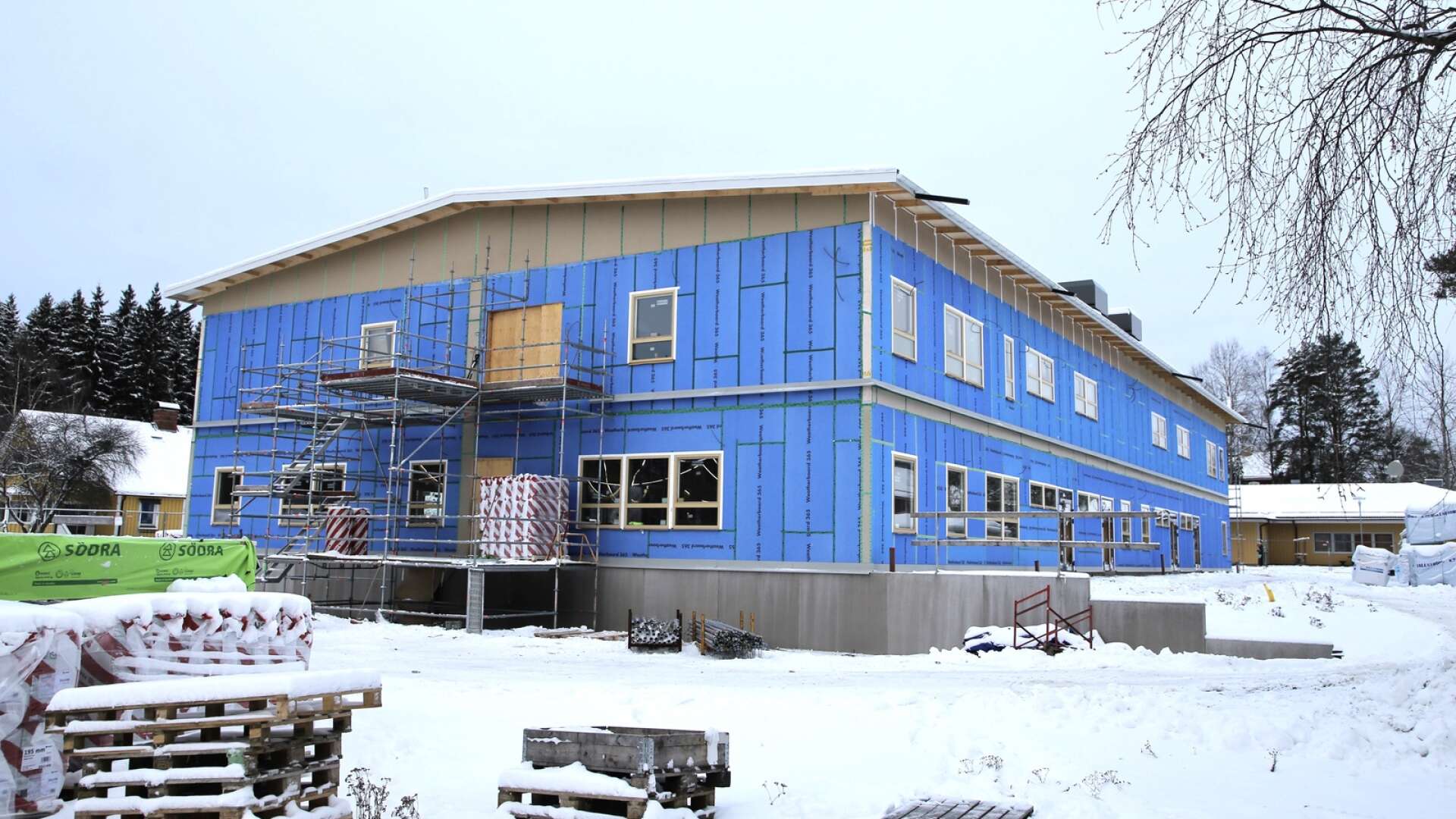 En konstruktionsmiss har drabbat bygget av den nya lågstadieskolan i Töcksfors.