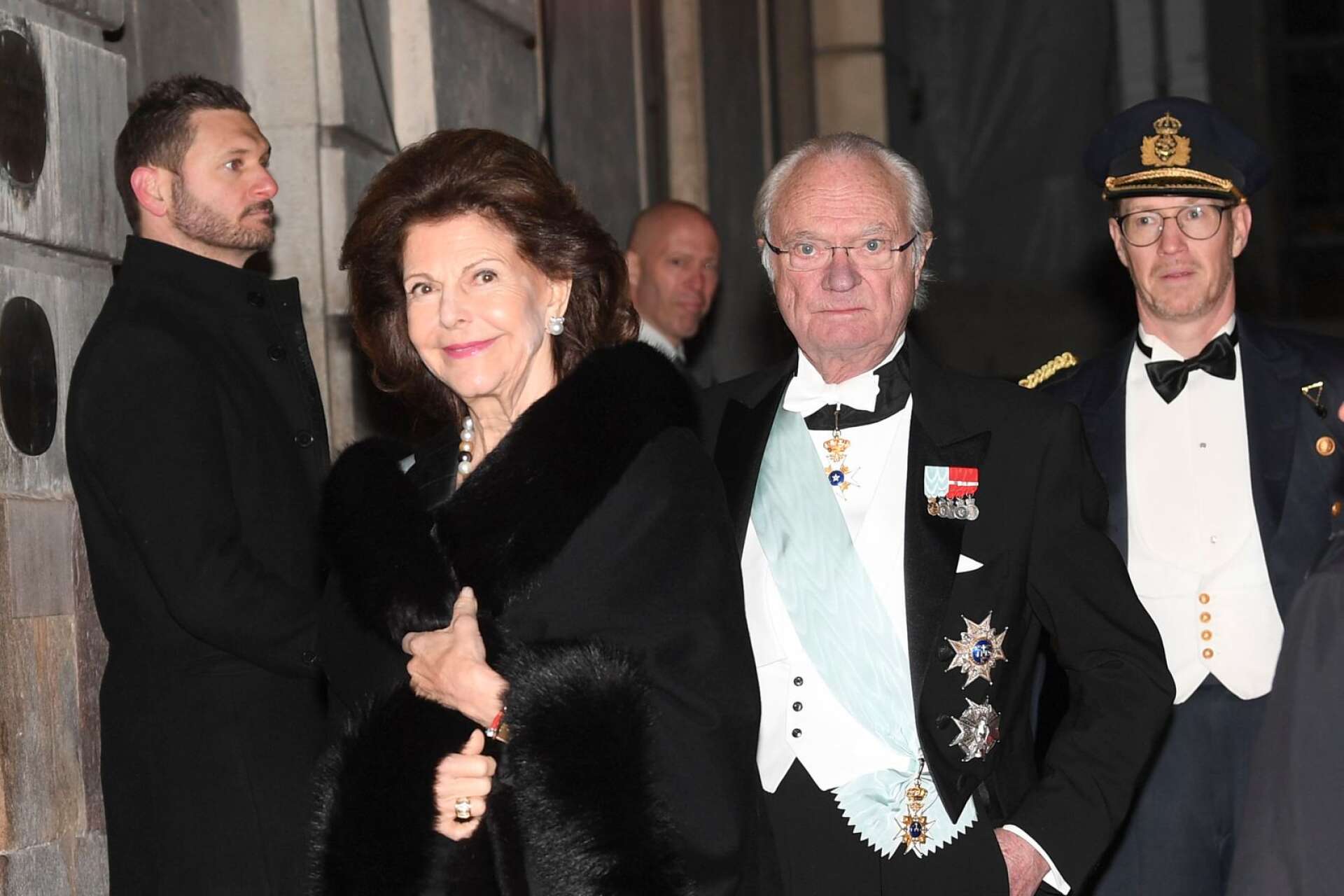 Drottning Silvia och kung Carl Gustaf har fått covid.
