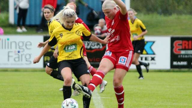 Mariestads Bois U och Moholms SK möttes i division fyra-serien i augusti. Nu spelar Linnéa Hjelmström (gult) och Tilda Fägers lag i var sin kvalgrupp.