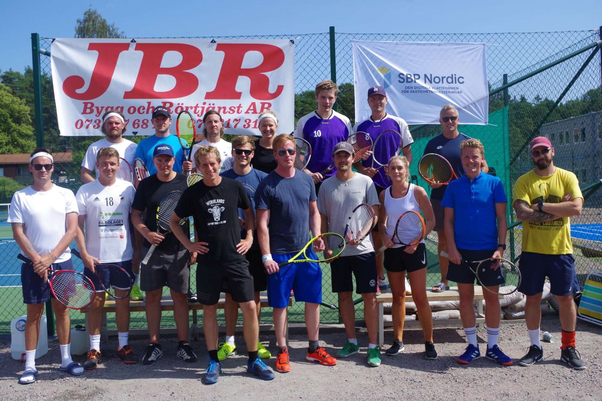 Alla deltagare från Säffleområdet och Dalsland samlade till tennisturnering som ett sportigt hemvändartema.