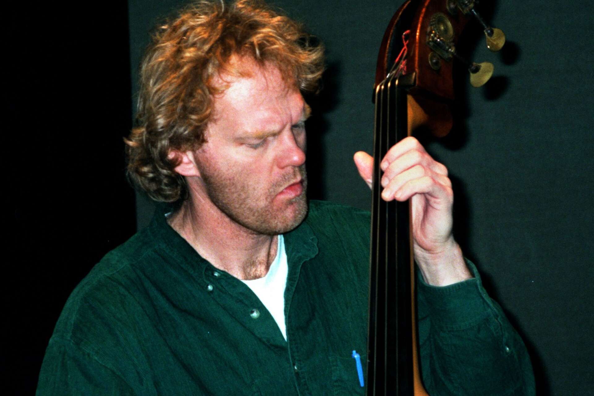 Den internationellt välkände basisten Anders Jormin är en av musikerna som medverkar i konserten.