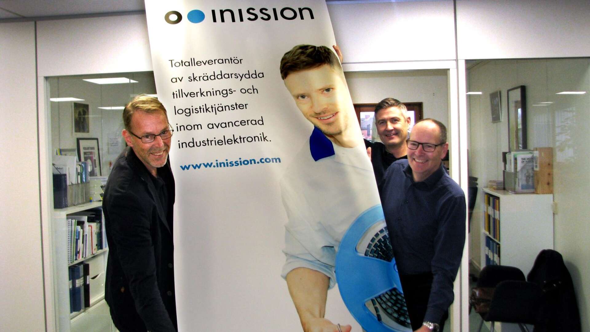 Inissions operativa ledning, Björn Lifvergren och Stefan Westberg, t.h. tillsammans med Fredrik Berghel, styrelseordförande i bolaget.