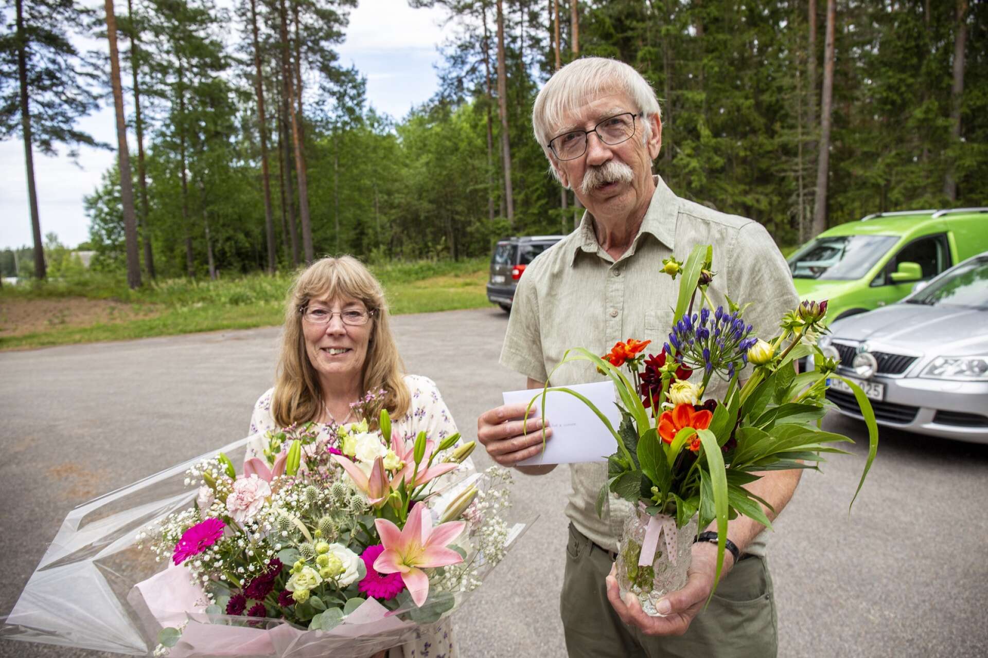 Gunvor och Kjell-Åke Wivatt går i pension. I lördags överraskades de med en rejäl avtackningsfest. 