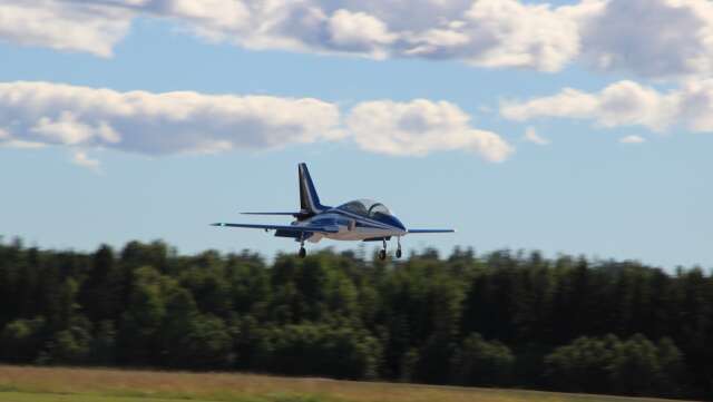 Modellflygning vid Karlskoga flygfält. I helgen är det dags för årets upplaga av Jetpower. Akrivbild. 