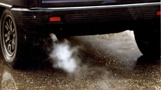 Miljöförorening - bilavgaser.