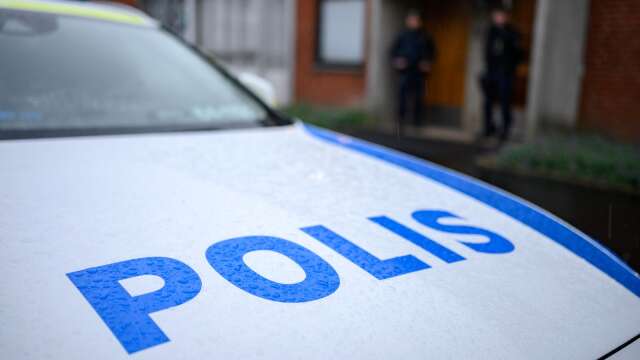 Polisen larmades ut till ett lägenhetshus i Karlstad och omhändertogs enligt LOB. Genrebild. 