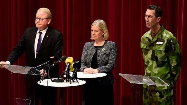 Försvarsminister Peter Hultqvist, statsminister Magdalena Andersson och överbefälhavare Micael Bydén kommenterar säkerhetsläget i Europa. 