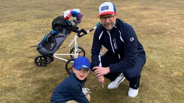 Felix pappa David tycker att golfen, till skillnad mot andra sporter, varit för dåligt anpassad för de yngre barnen. Han kläckte idén om en barnbana med kortare avstånd.
