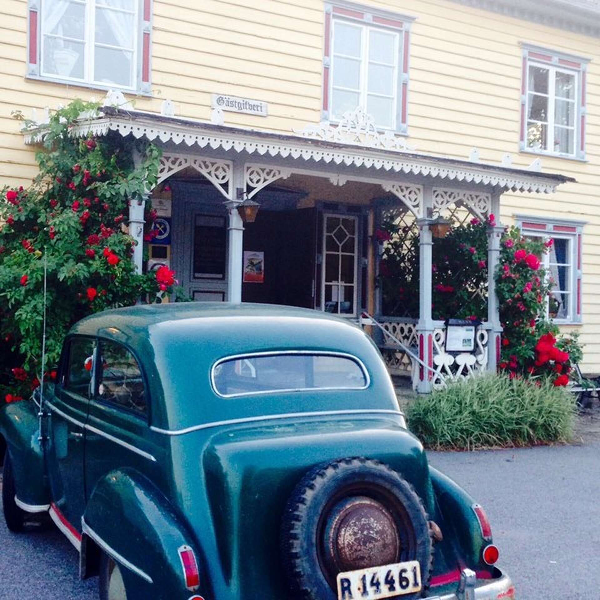 Vid Kinnekulles fot ligger anrika Forshems gästgivaregård, landets äldsta. Foto: Birgitta Kjörk