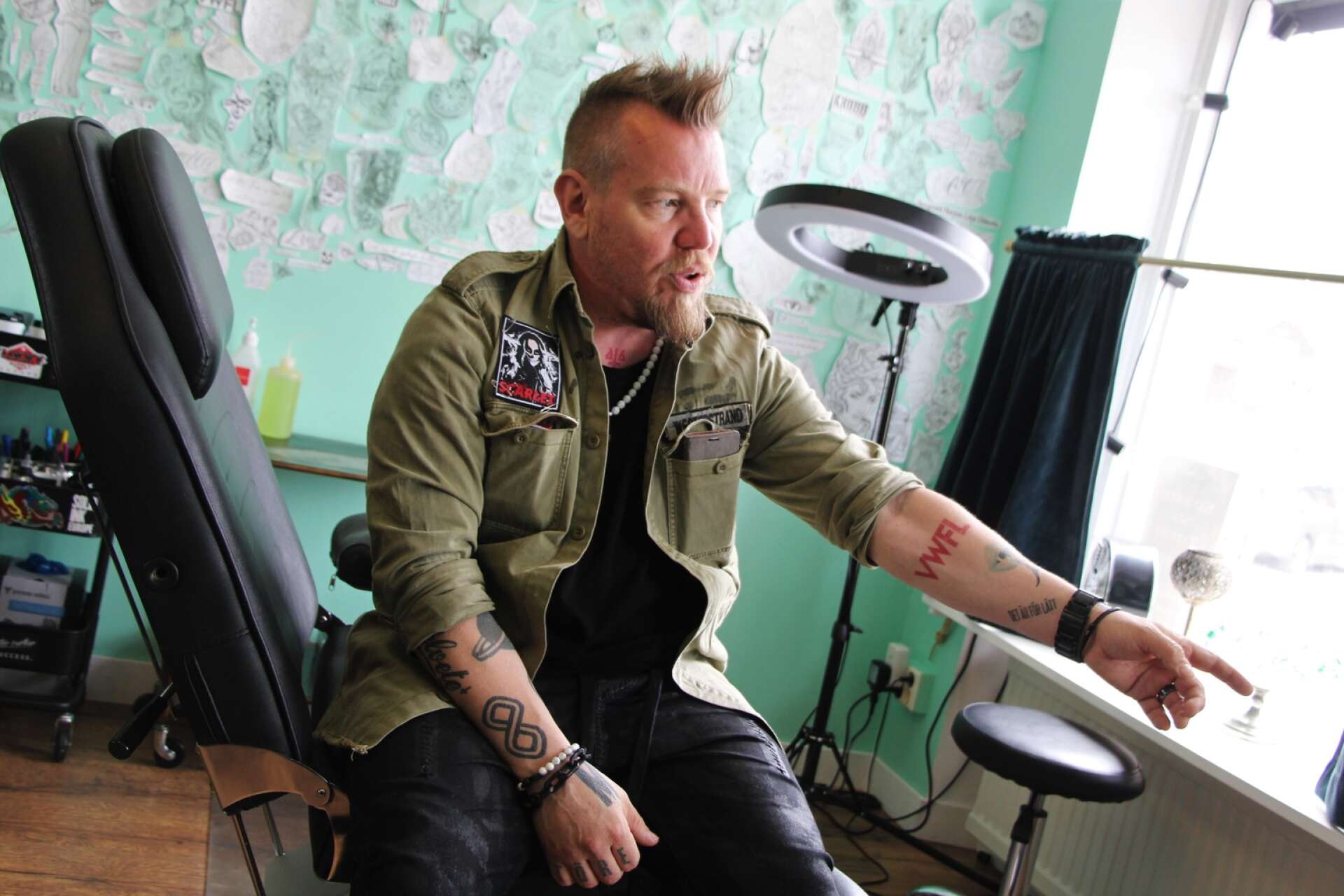 I tatuerarstolen hos Linda Andersson i Töreboda har Martin Westerstrand suttit många gånger.
