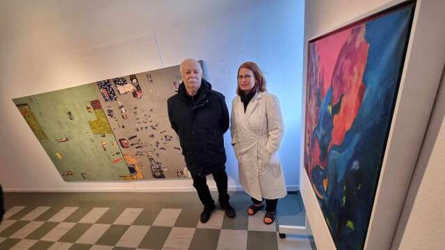 Konstnärsparet Mats Bergström och Helena Hvitfeldt öppnar sin nya konstutställning på Kvadraten under lördagen. Den heter Abstrakta rum.