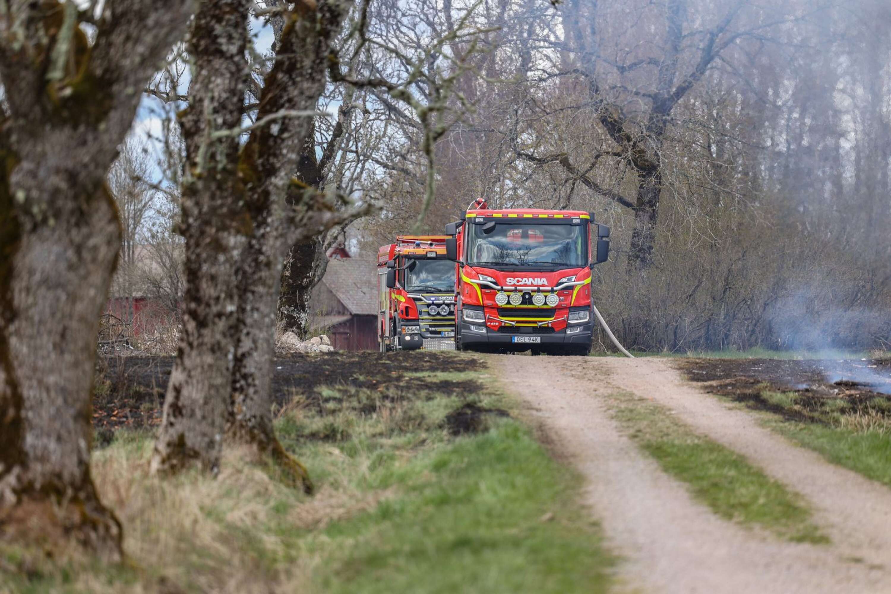 Räddningstjänsten skickade enheter från Brålanda, Mellerud och Vänersborg till brandplatsen.