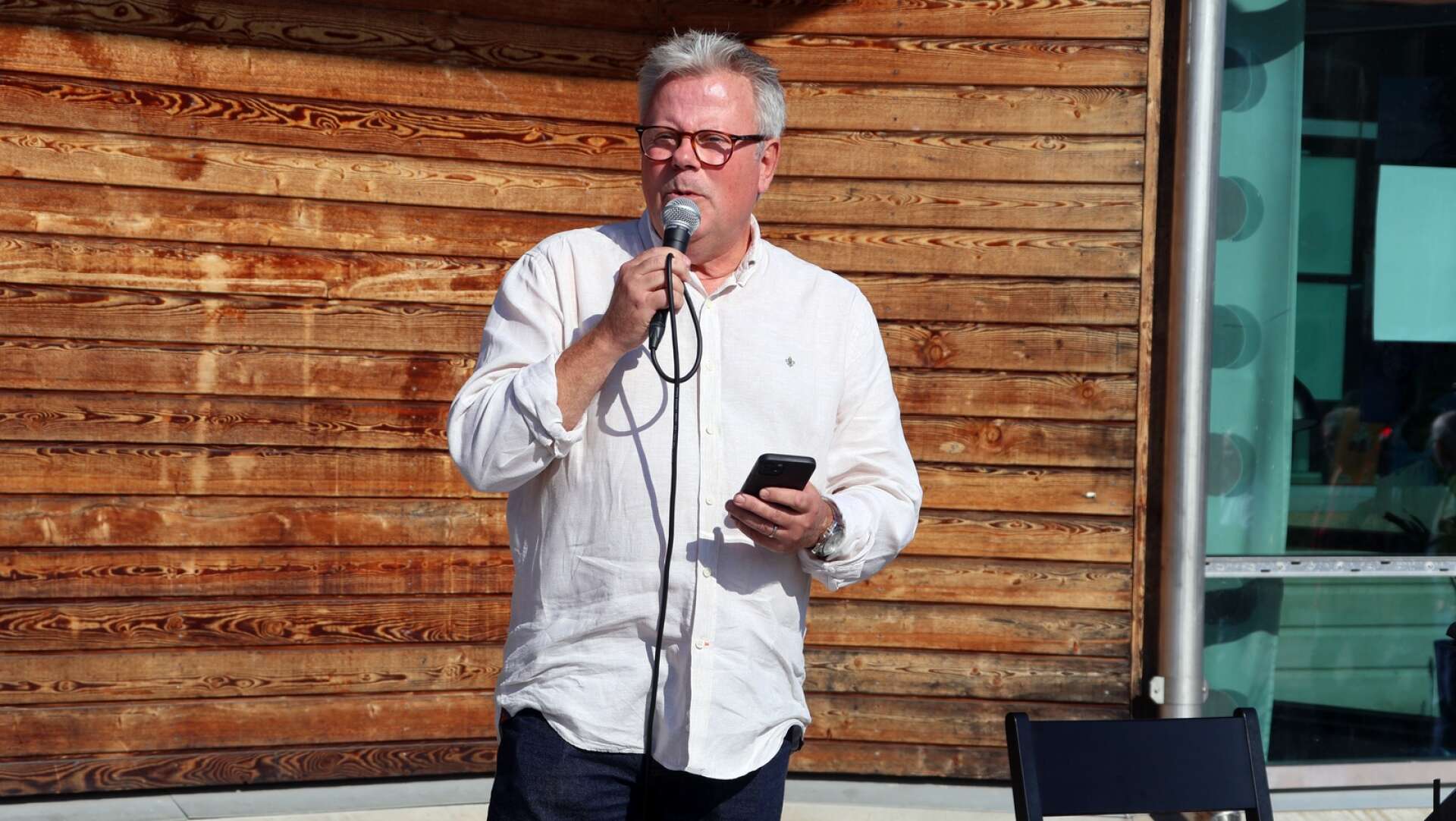 Harvens dag i Färgelanda. Kommunens kommunikationsstrateg Lars Sergård var programledare på scenen. 
