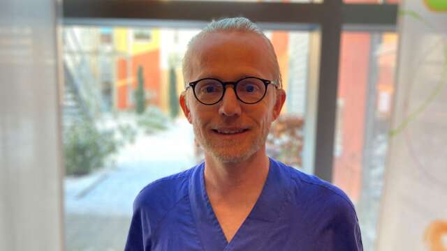 Simon Larsson, från Ed, är en av två läkare och forskare som ska fylla en lucka i forskningen på coronaviruset.