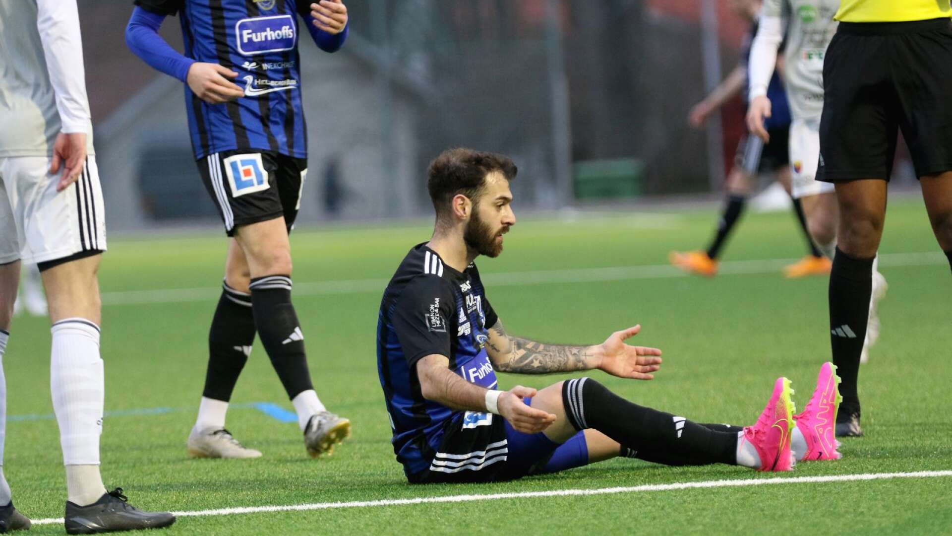 Det blev 1–1 i derbyt mellan IFK Skövde och Lidköpings FK. Bilos Yonakhir gav IFK ledningen, men LFK kvitterade på tilläggstid.