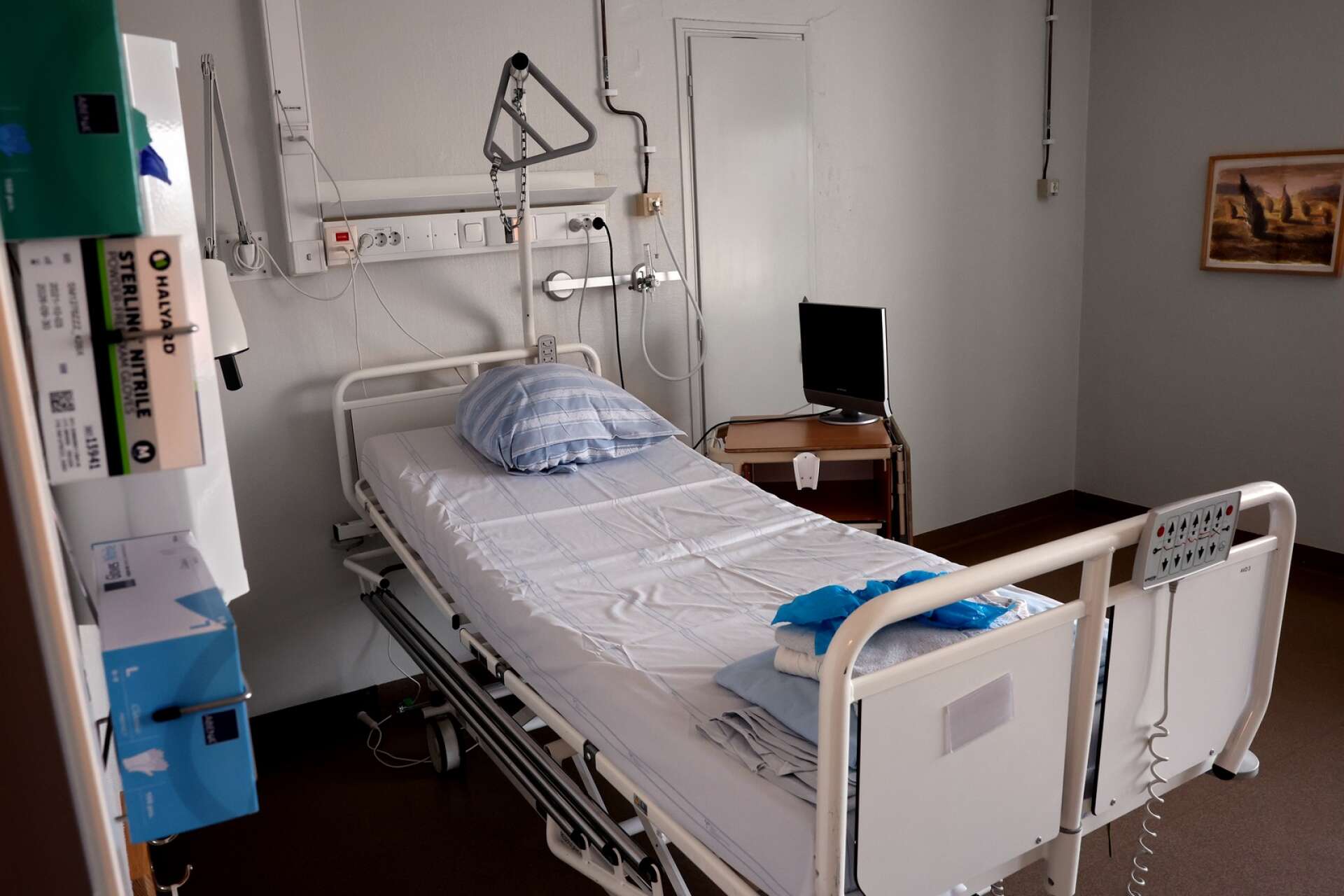 Patienter på Skaraborgs sjukhus ska inte riskera att behöva frysa. Det blir ingen sänkning av inomhustemperaturen efter ett beslut från regionstyrelsen.