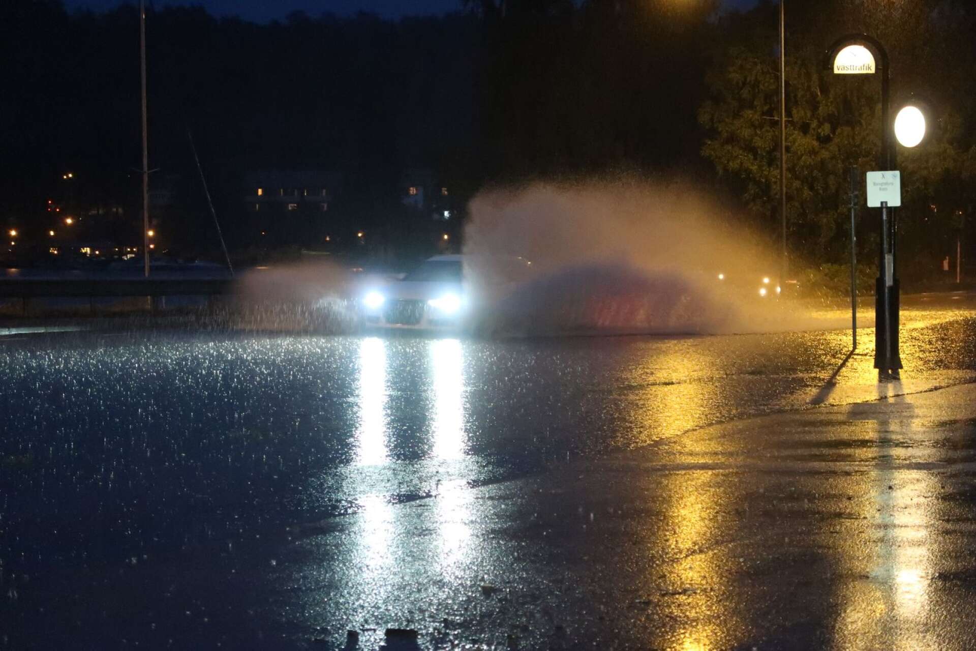 Regn och översvämning i Bengtsfors Floraleden
