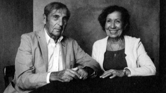 Jovan och Dina Rajs bor sedan 1968 i Sverige. Tillsammans och var för sig har de skrivit flera böcker 