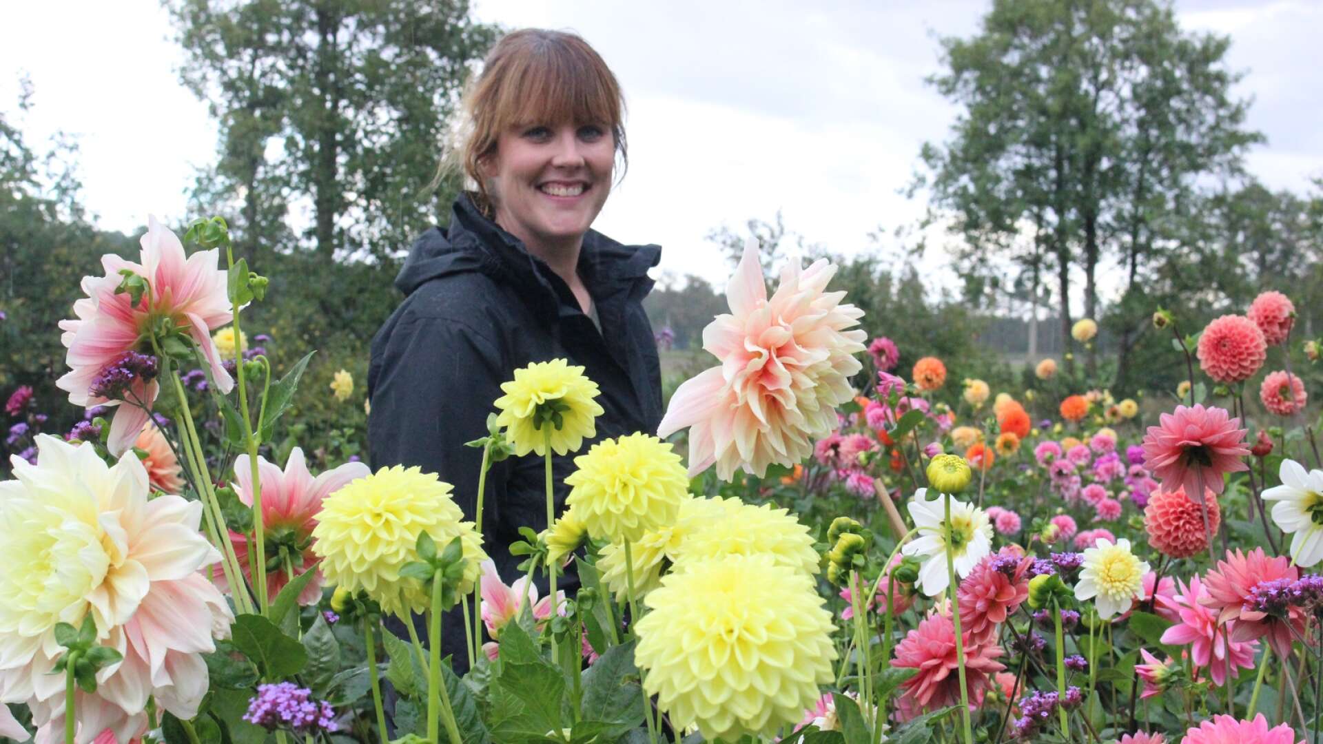 Therese Andersson är trädgårdsmästare och i fjol började hon med självplock av snittblommor hemma på Koppargården utanför Arentorp.