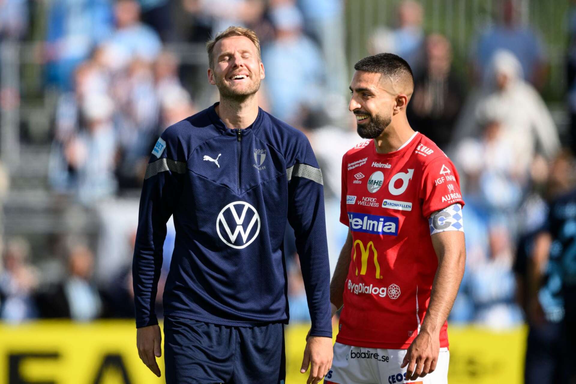 Sean Sabetkar, till höger, tillsammans med Malmö FF:s Degerforsson Ola Toivonen.