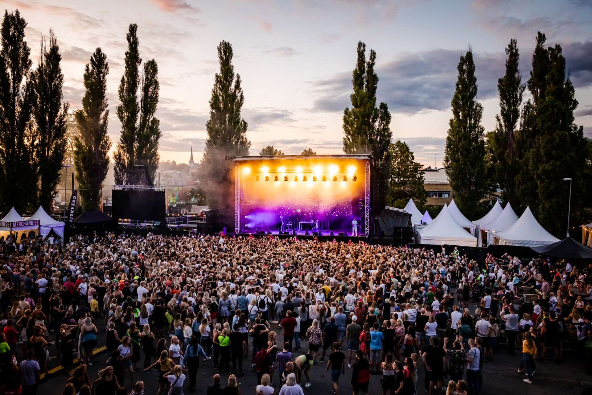 I augusti är det dags för en ny upplaga av Arvika hamnfest, denna gång som en tvådagars-festival i stället för tredagars.
