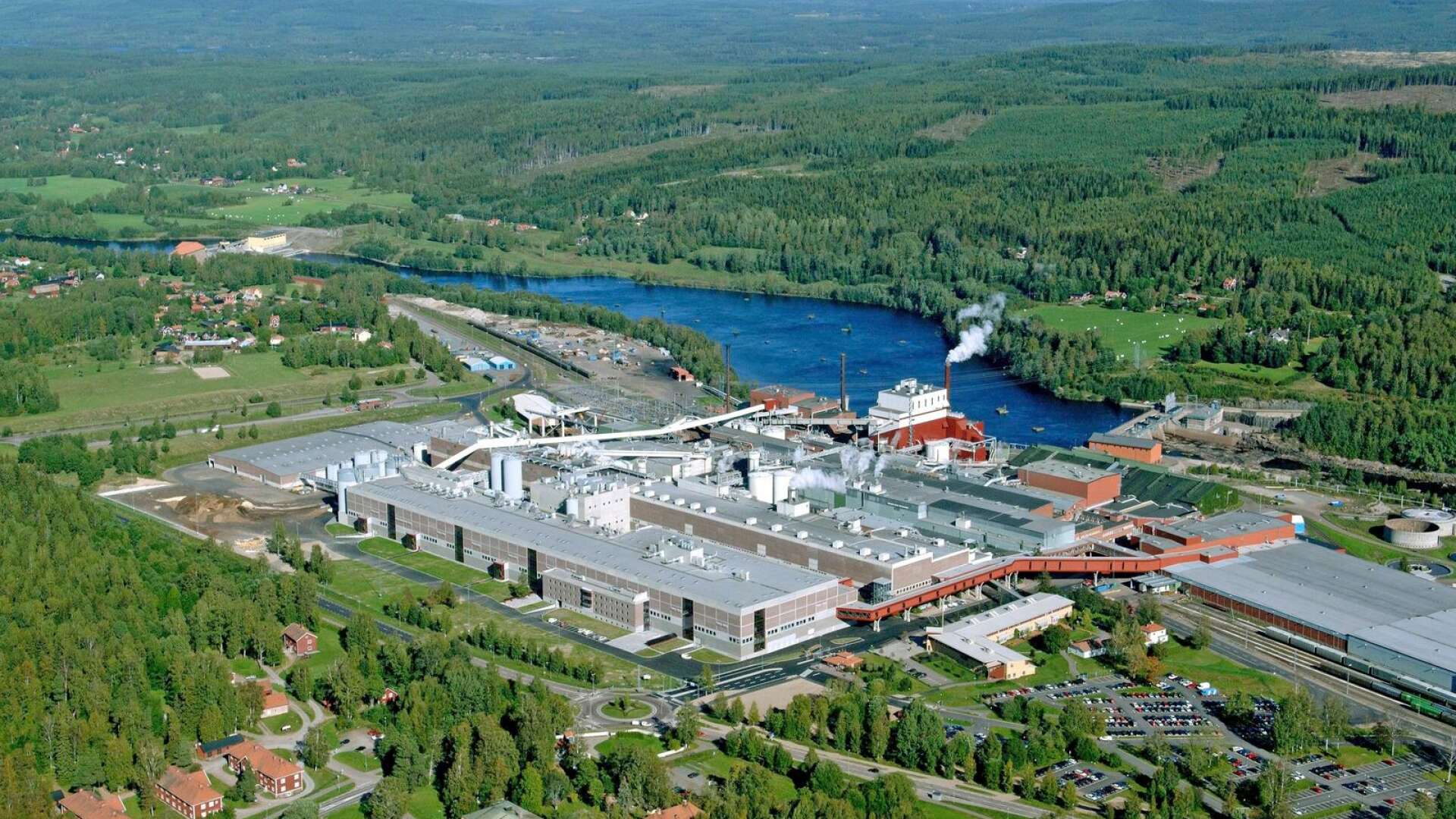 Bruket anlades vid Kvarnsvedsforsen för att kunna dra nytta av vattenkraften. Förnyelsebar energi innan det blev trendigt med andra ord, skriver Lars Anders Johansson.