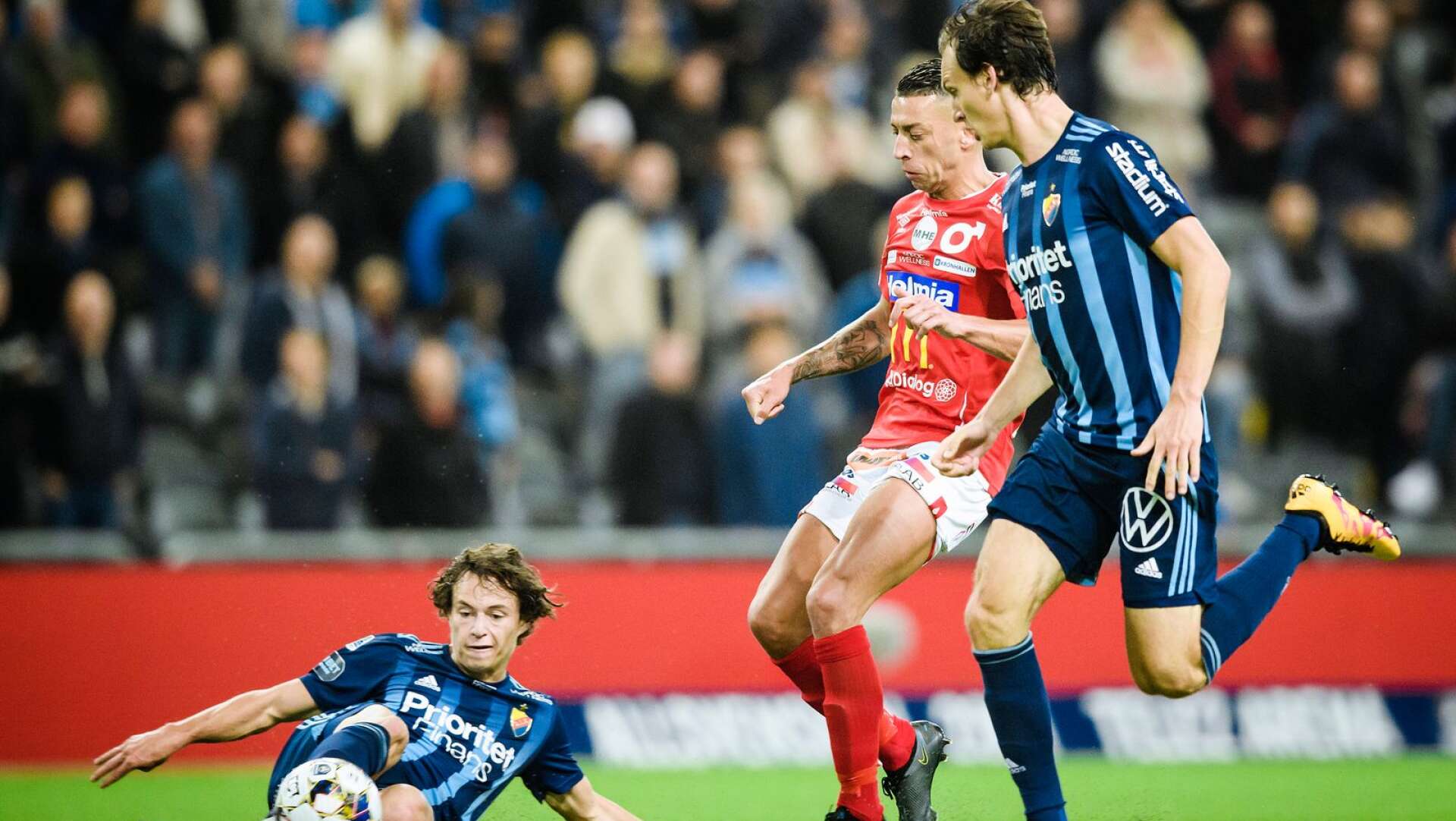 Nikola Djurdjic slog till två gånger före Degerfors men det var förgäves då Djurgården gjorde tre mål.