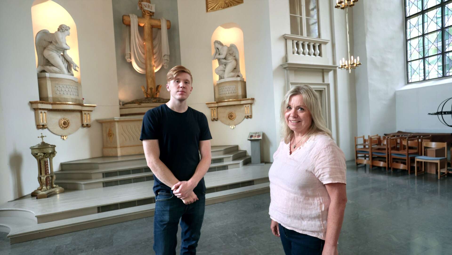 Leo Forsberg och Maud Forsberg är ett par av de som håller på med arbetet att inventera stiftets kyrkor och på så sätt hjälpa både Svenska kyrkan som räddningstjänsten vid en eventuell brand.