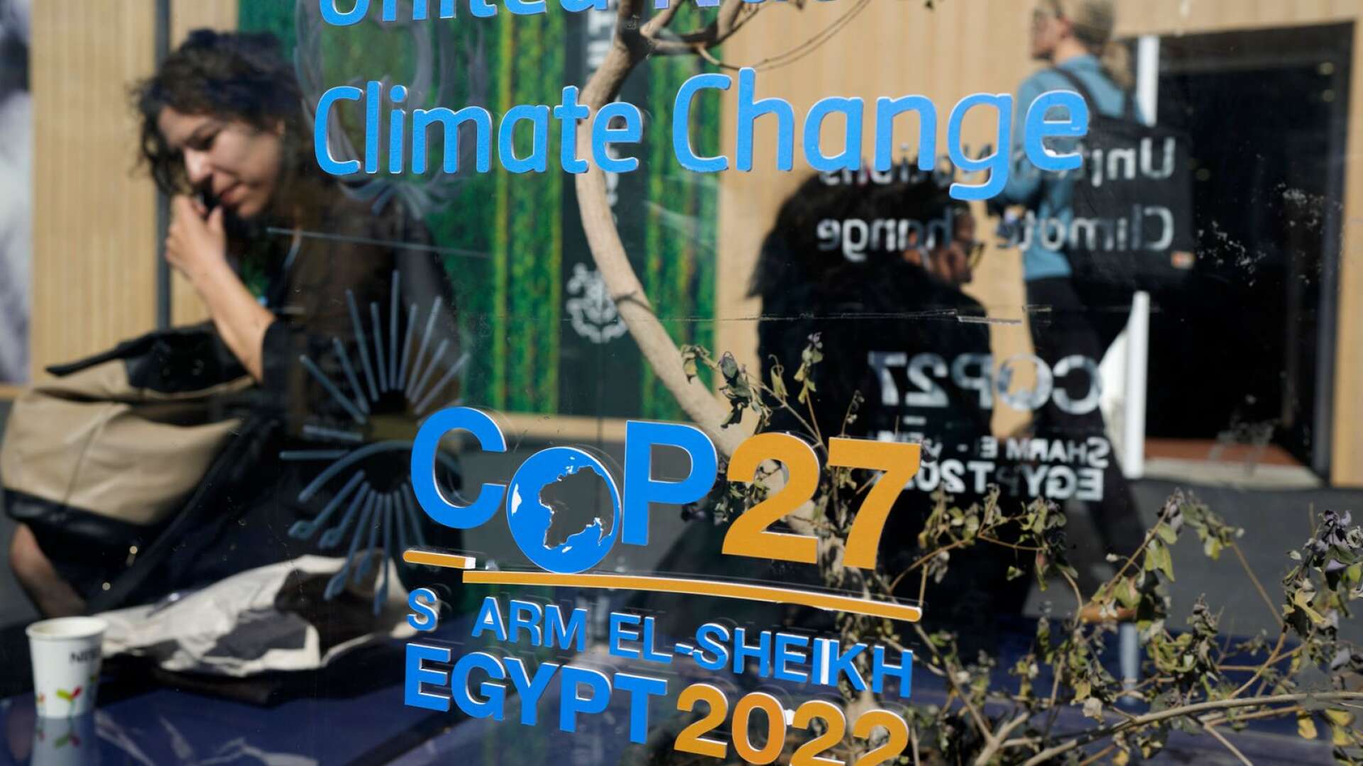 Just nu pågår FN:s stora klimatkonferens i Egypten där svenska ministrar kommer att hävda att den nytillträdda regeringen inte alls sänkt klimatambitionerna.