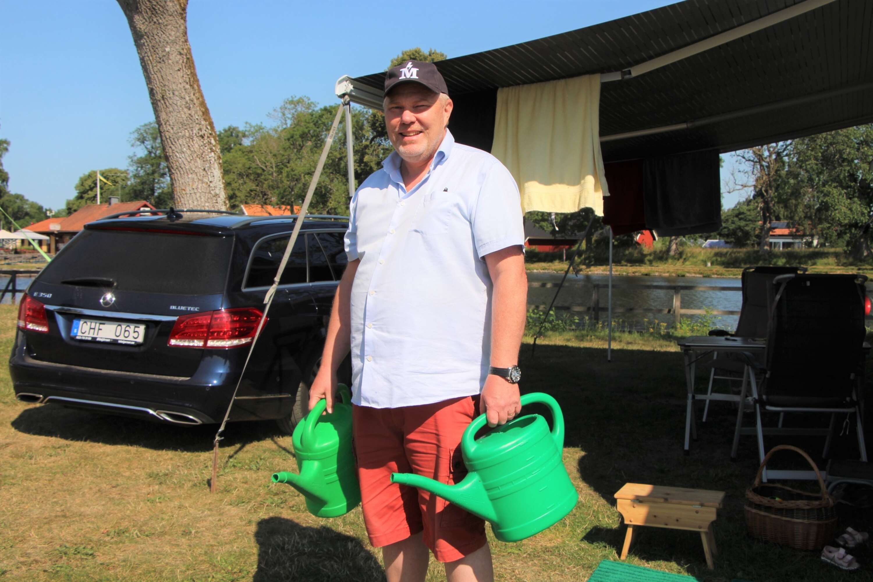Stefan Virelund, Borlänge, är en frekvent gäst i Vassbacken. Att hämta vatten är en nödvändig syssla för en husvagnsägare.