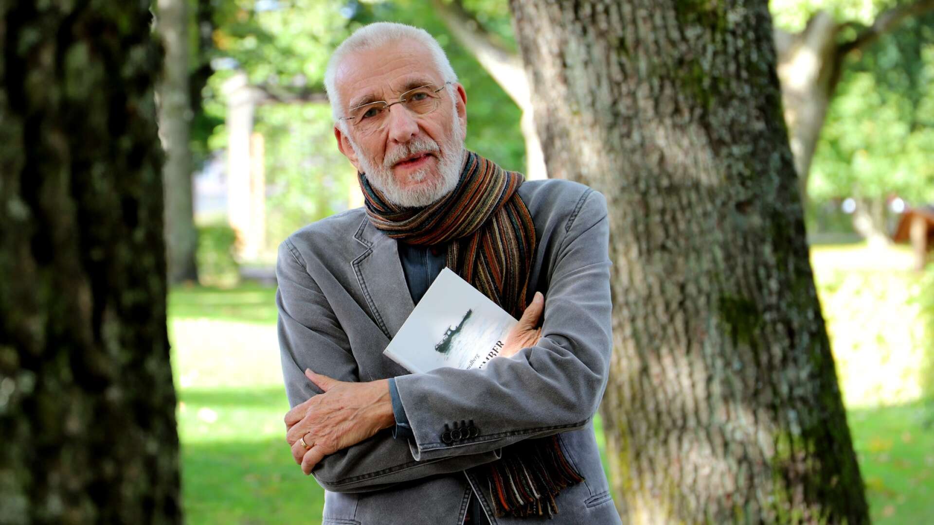 Sven Smedberg, 80, från Arvika, gör debut som romanförfattare. Att få hitta på var lustfyllt, upptäckte han under skrivresans gång.