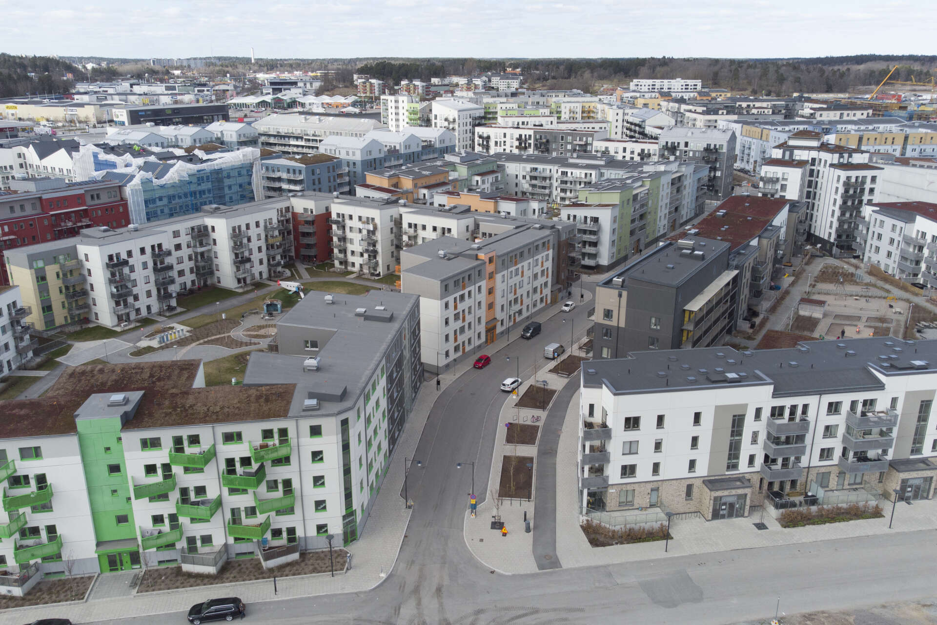 Bostadsbyggandet backade under årets första halva. På bilden Barkarbystaden i Stockholm. Arkivbild.
