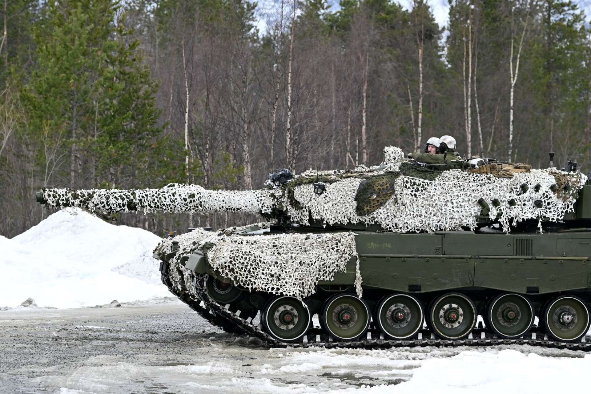En finsk stridsvagn  under den internationella militärövningen Cold response utanför Narvik i Norge förra året, där Nato- och partnerländer deltog.