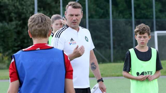 Mariestadsbon Roberth Jacobsson, som är akademi- och utvecklingschef i Skövde AIK, är utsedd till Årets Unicoach 2023. (ARKIVBILD)