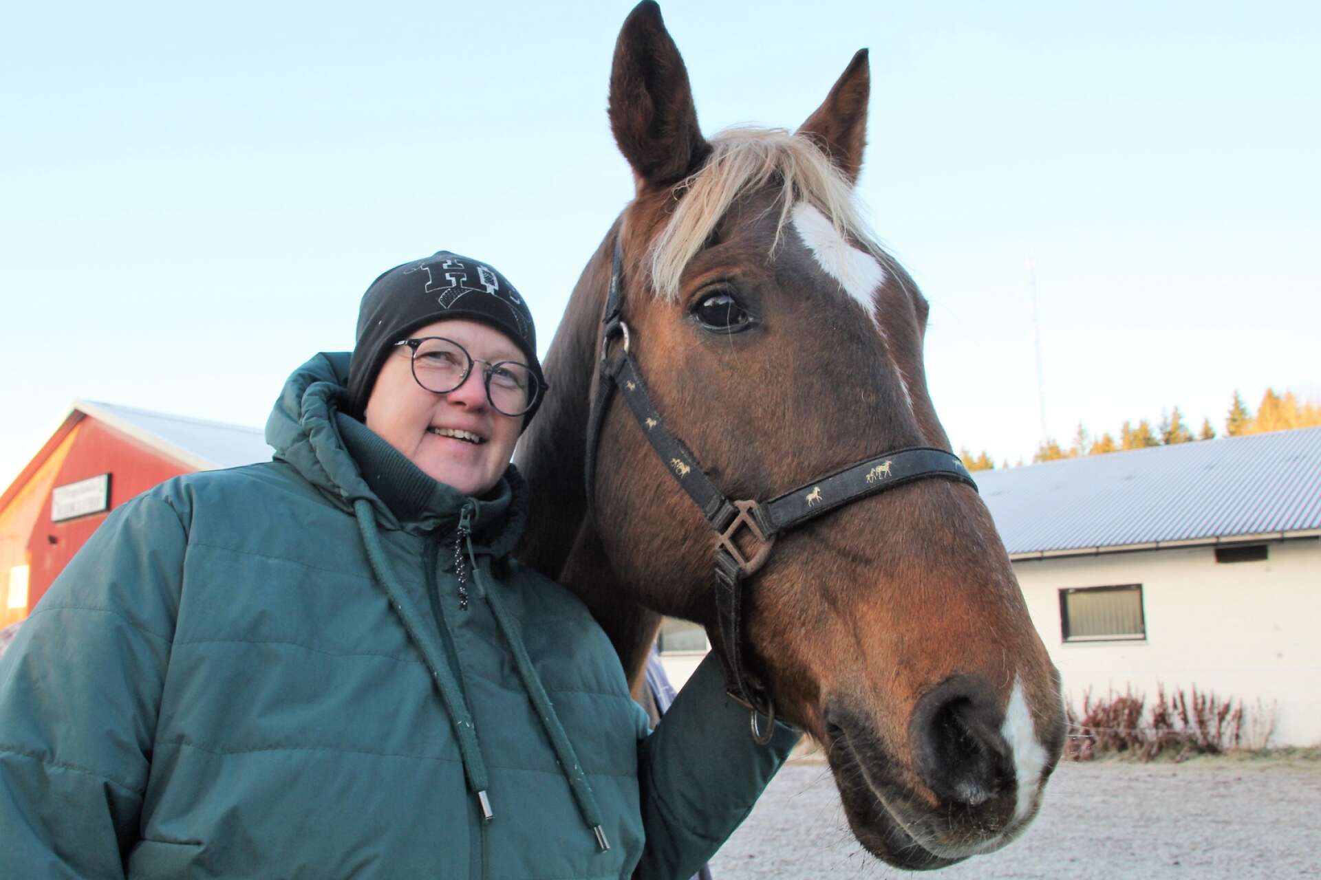 7 januari. Carina Albertsson, Högsäter, gav ut en fotobok med egna bilder på hästar. 