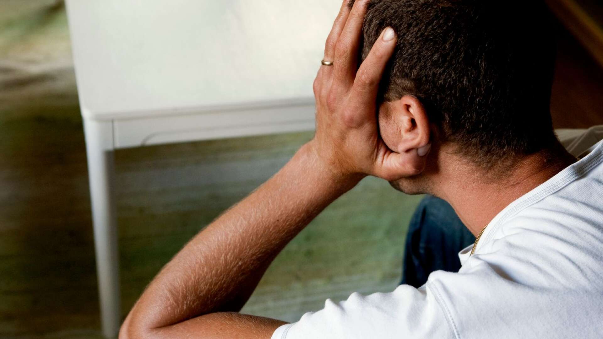 Huvudvärk och hjärntrötthet är vanliga symptom på postcovid.