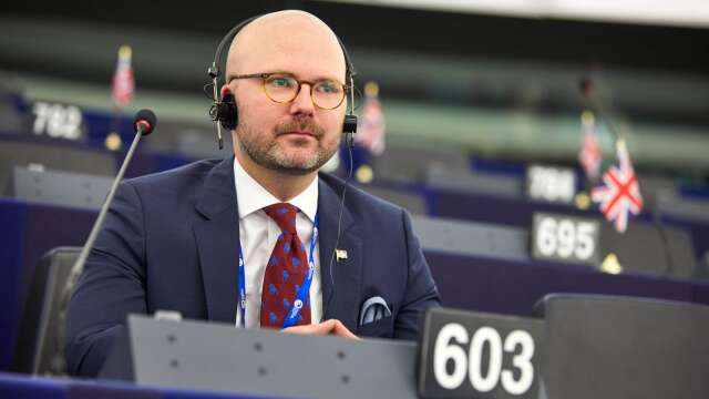 Sverigedemokraternas Charlie Weimers (SD) på plats i EU-parlamentet.