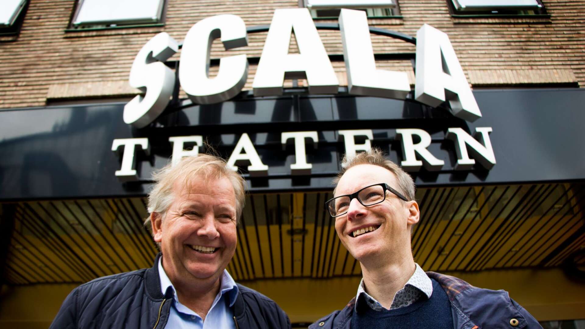 Erik Rynefors och bandets kapellmästare Tomas Gantelius laddar för en ny spelperiod på Scalateatern.