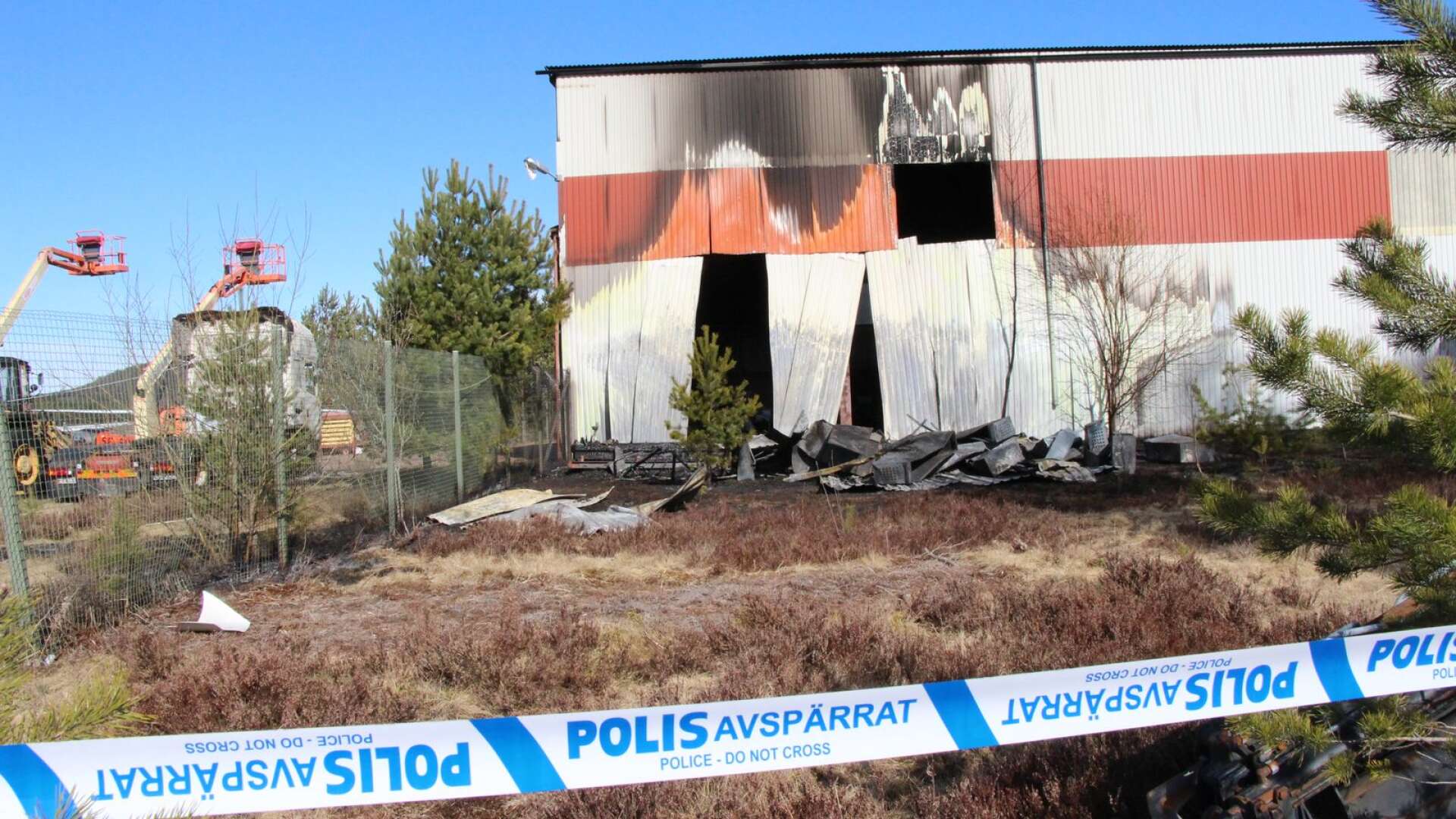 Branden vid en hangar på Hagfors flygplats utreds som mordbrand