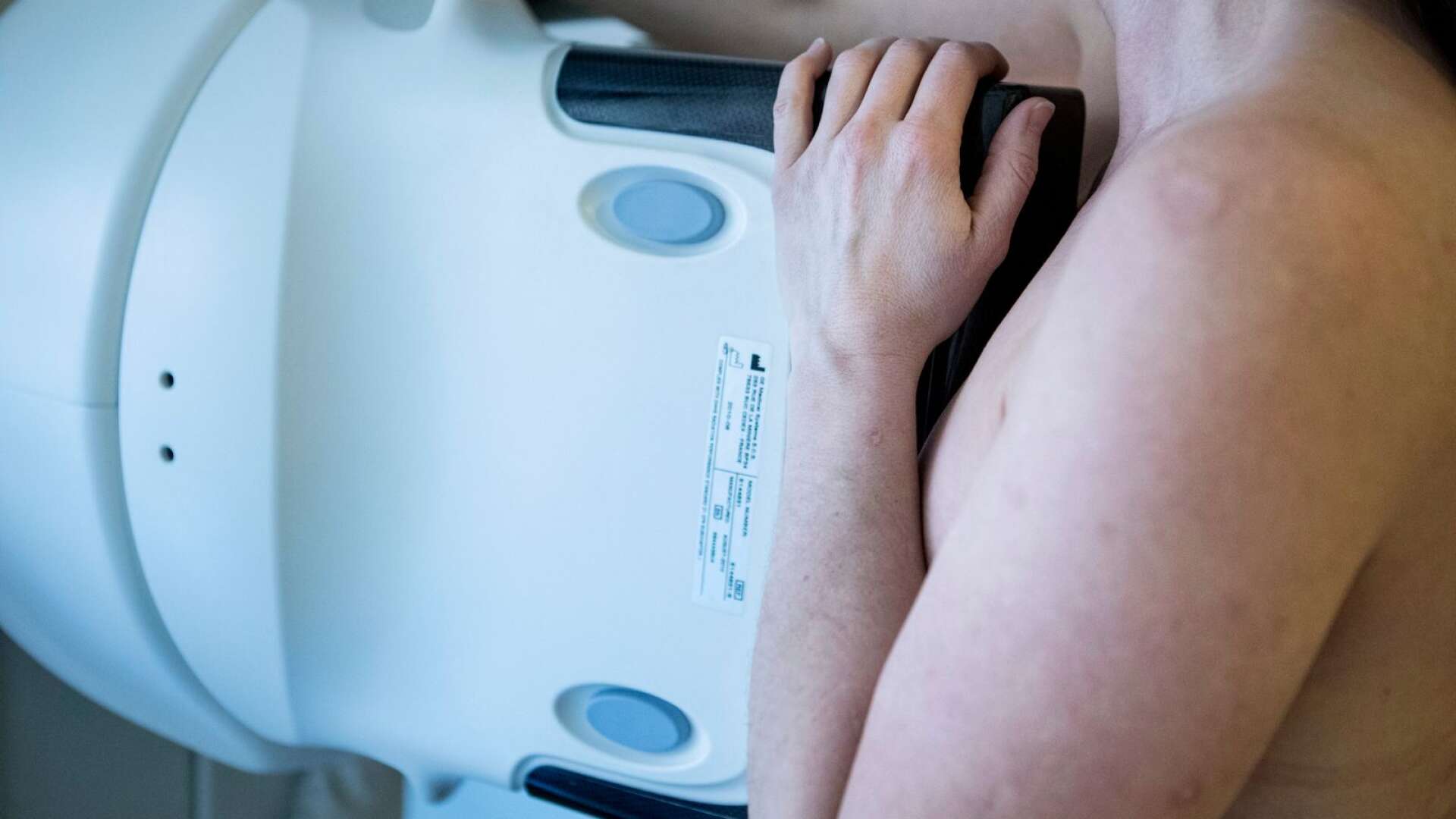 ”Nu måste Västra Götalandsregionen förbereda införande av AI-stöd i verksamheten så att mammografi fortsatt kan erbjudas i rätt tid och med hög kvalitet till alla kvinnor mellan 40 och 74 år”, skriver insändarskribenterna.