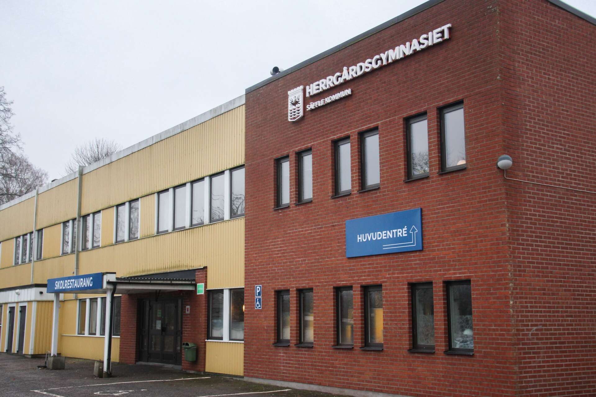 Herrgårdsgymnasiet i Säffle har de senaste två veckorna haft fyra falsklarm. Händelserna är nu under utredning hos polisen.