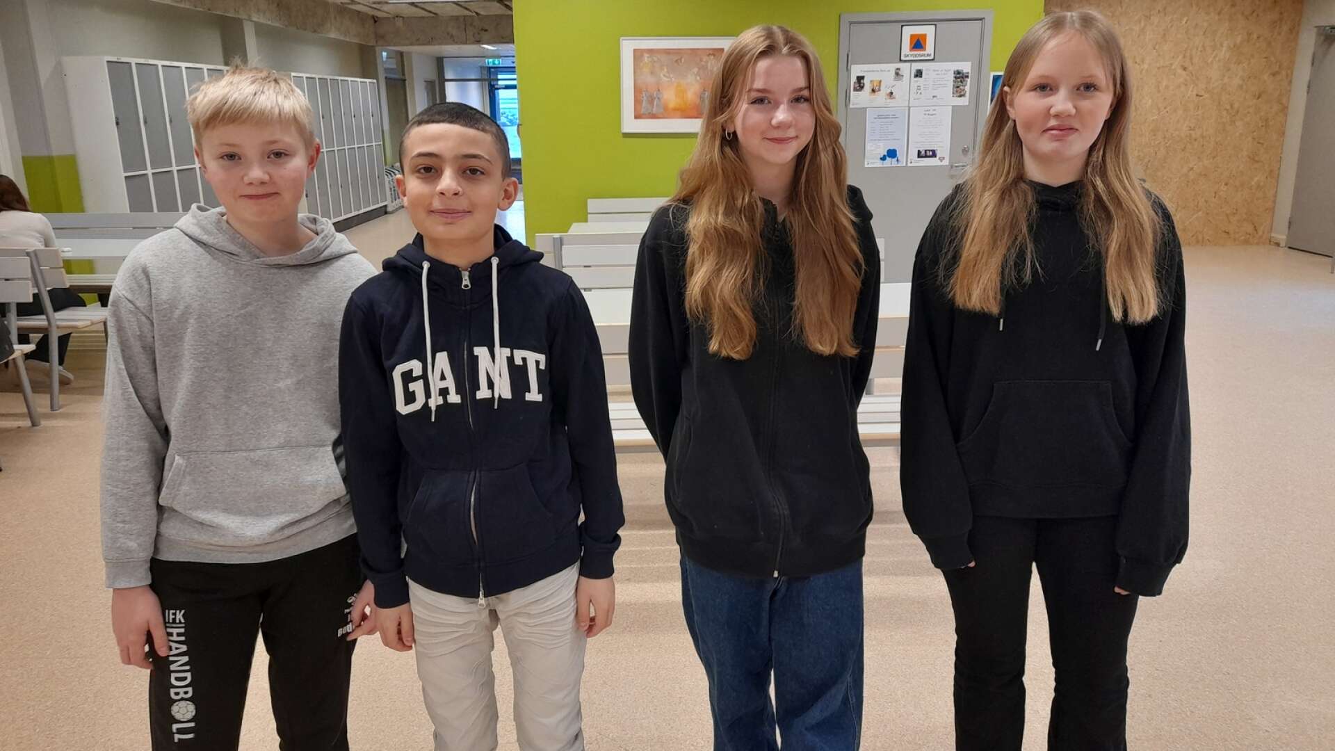 Ivar Bodemyr, Haydar Kamal, Molly Ekman och Molly Svedell går i 6D på Djurgårdsskolan och de vill inte ha 30-klasser till hösten. 