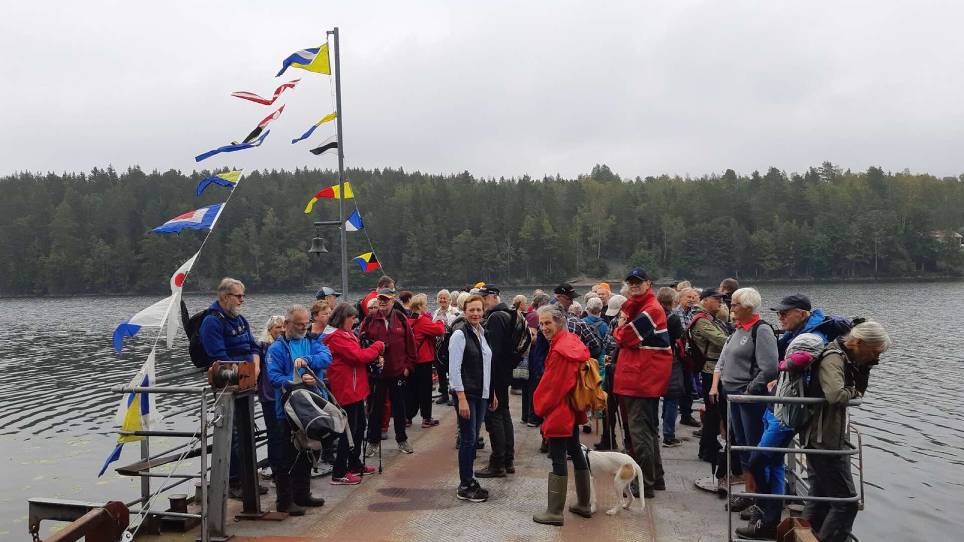 60 personer deltog när friluftsfrämjandet anordnade kulturvandring på Henriksholm i Ånimskog.