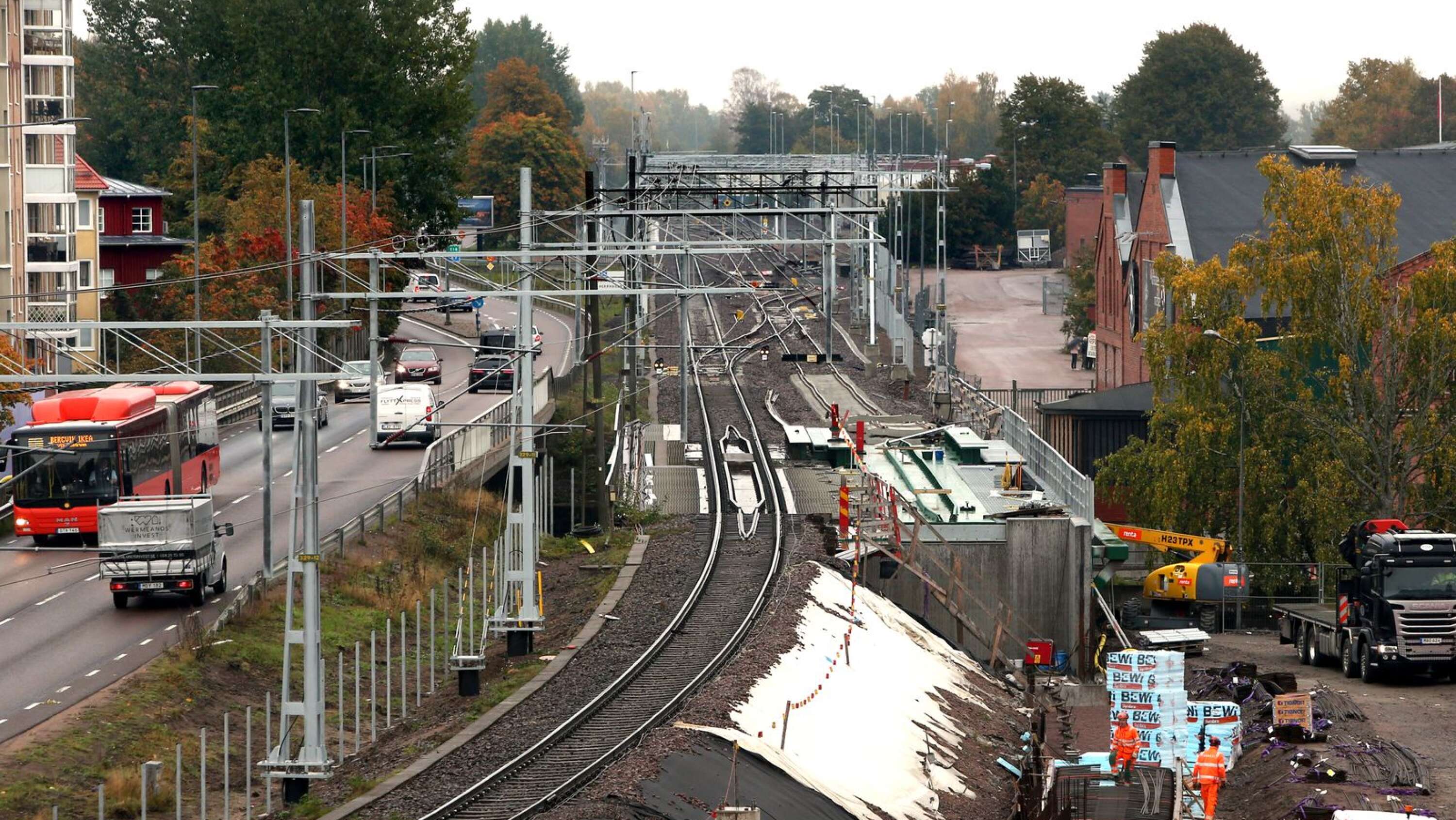 1 100 meter långt blir det nya spåret som byggs öster om centralstationen via en ny bro över Pråmkanalen och bort till Karlstads Östras bangård.