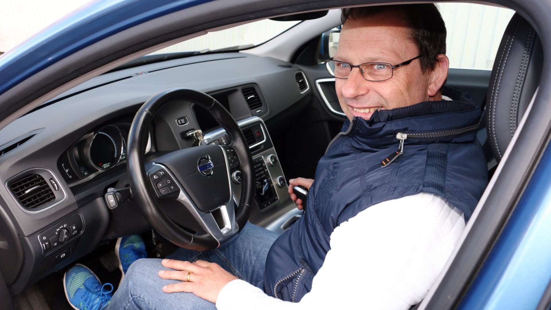 Thomas Bäcklund äger och driver trafikskolan Körkortskungen.