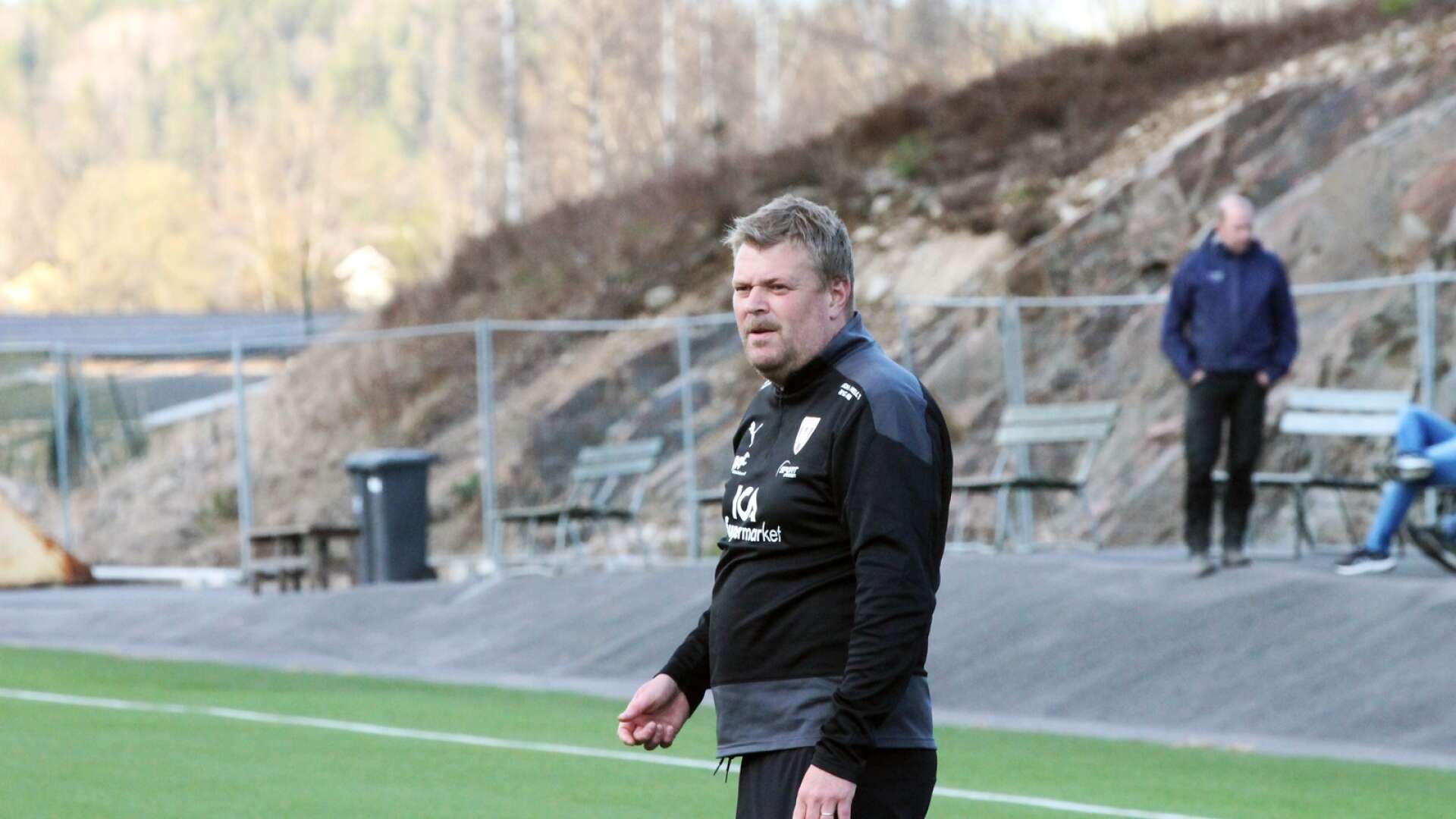 Bengtsforstränaren Anders Johansson är självkritisk efter femte raka nederlaget. 