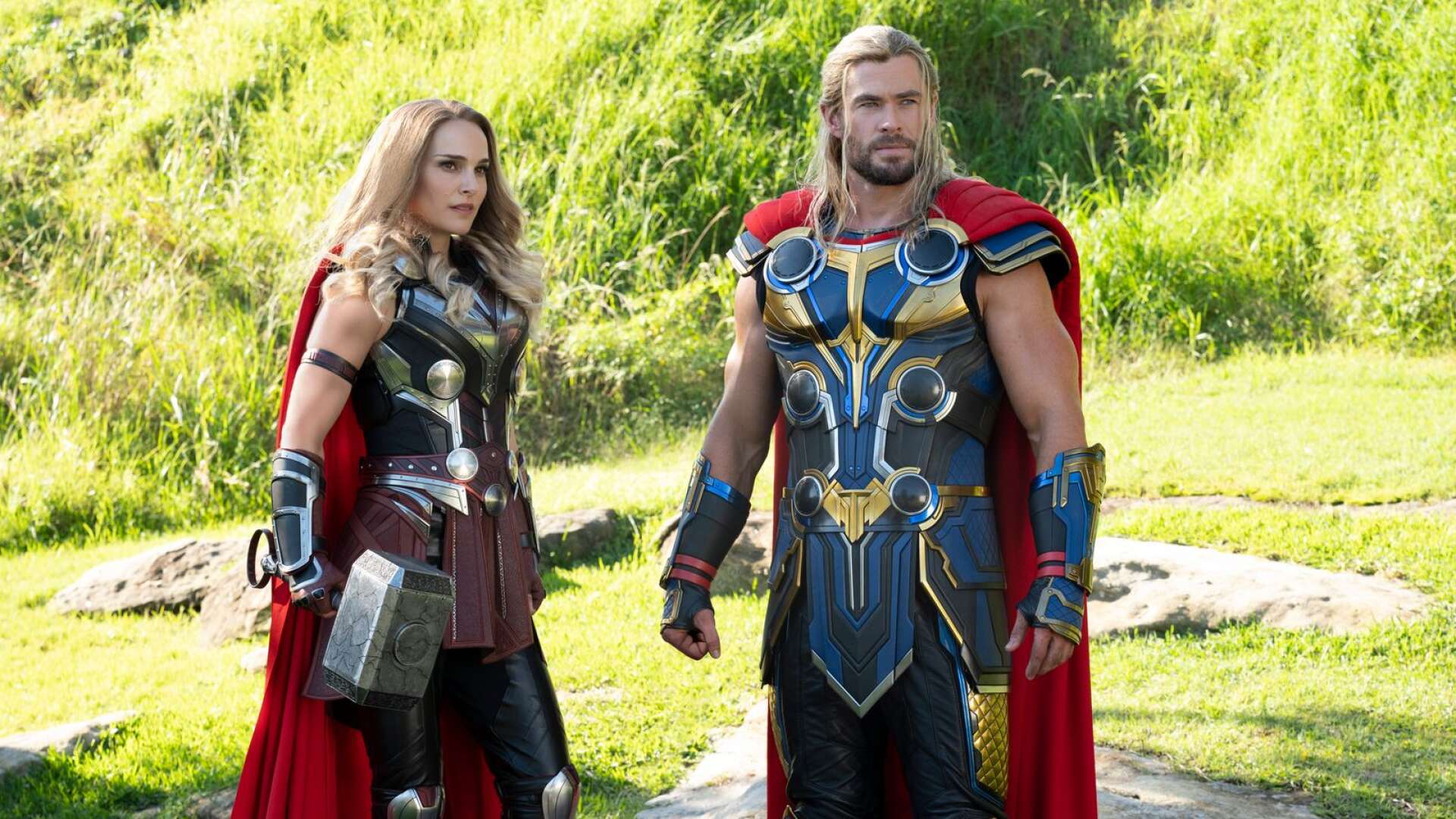 Natalie Portman och Chris Hemsworth i Thor: Love and Thunder.