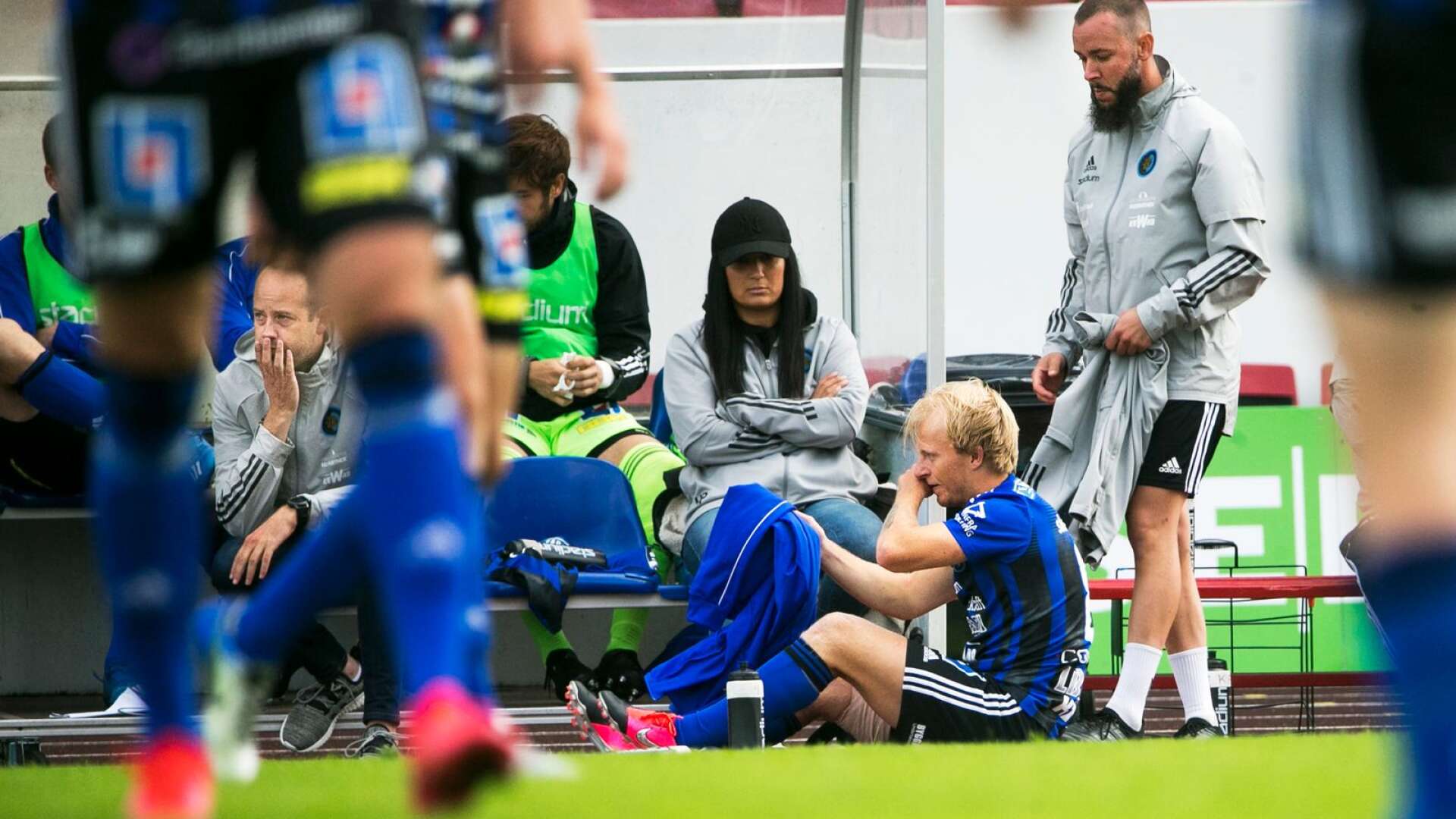 Oskar Alvers fick utgå skadad igen i Karlstad Fotbolls förlustmatch mot Luleå. 